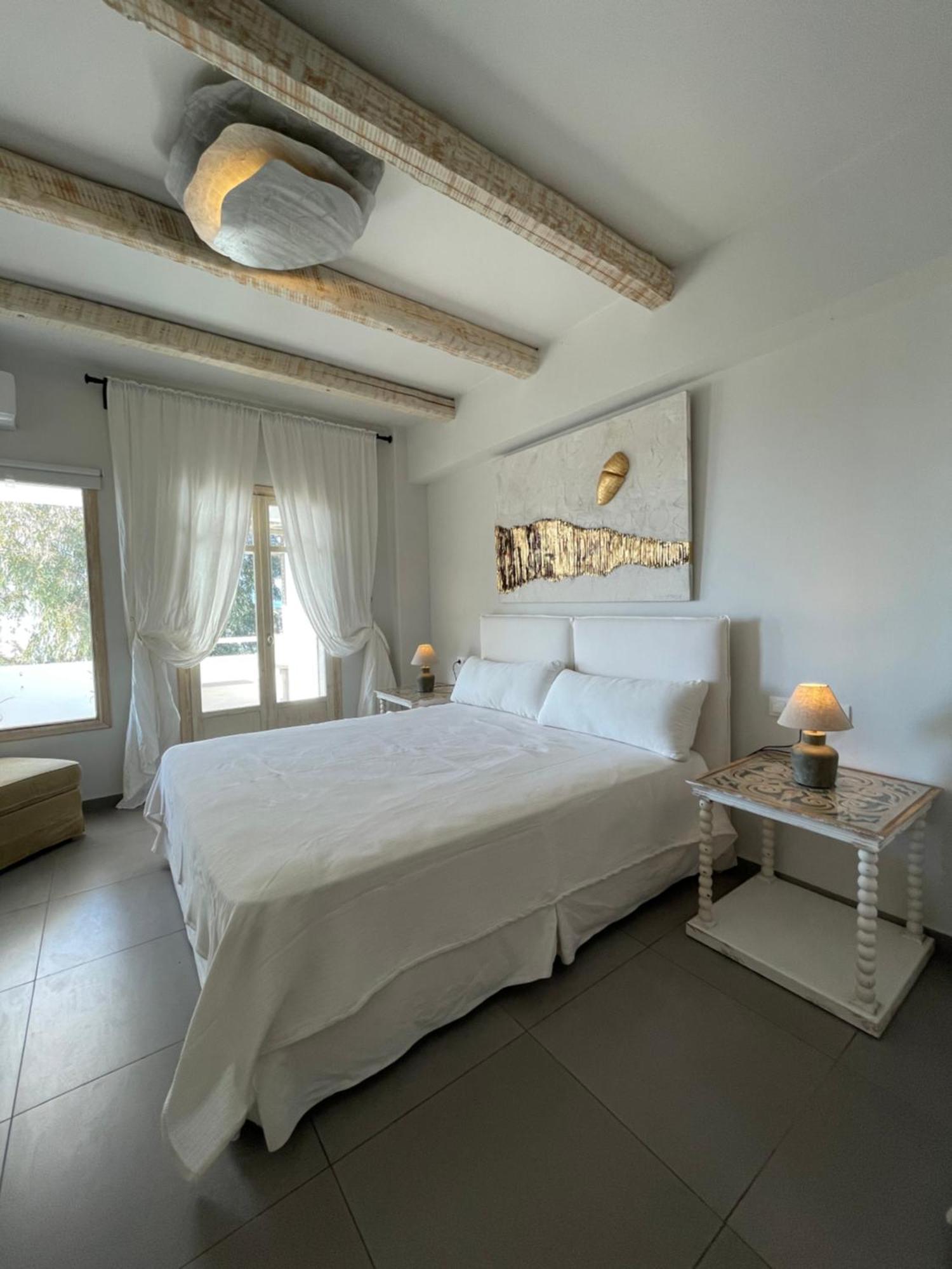 Speires Suites Irakleia  Exterior photo