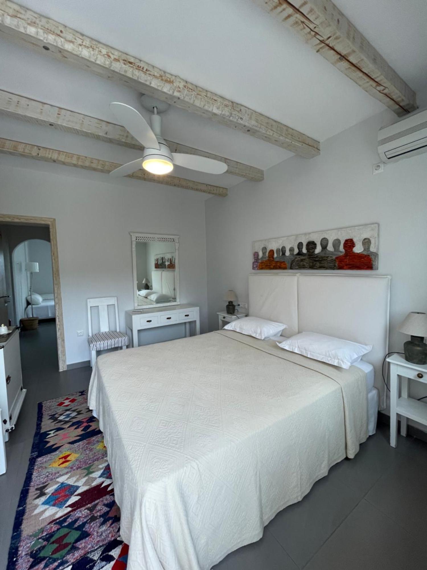 Speires Suites Irakleia  Exterior photo