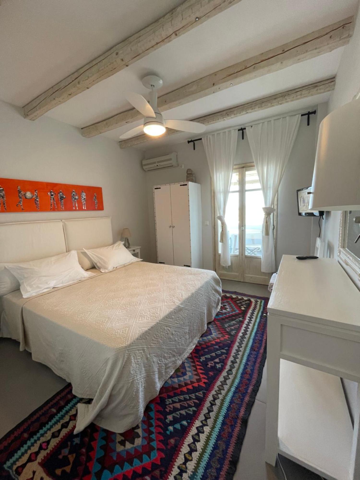Speires Suites Irakleia  Exterior photo