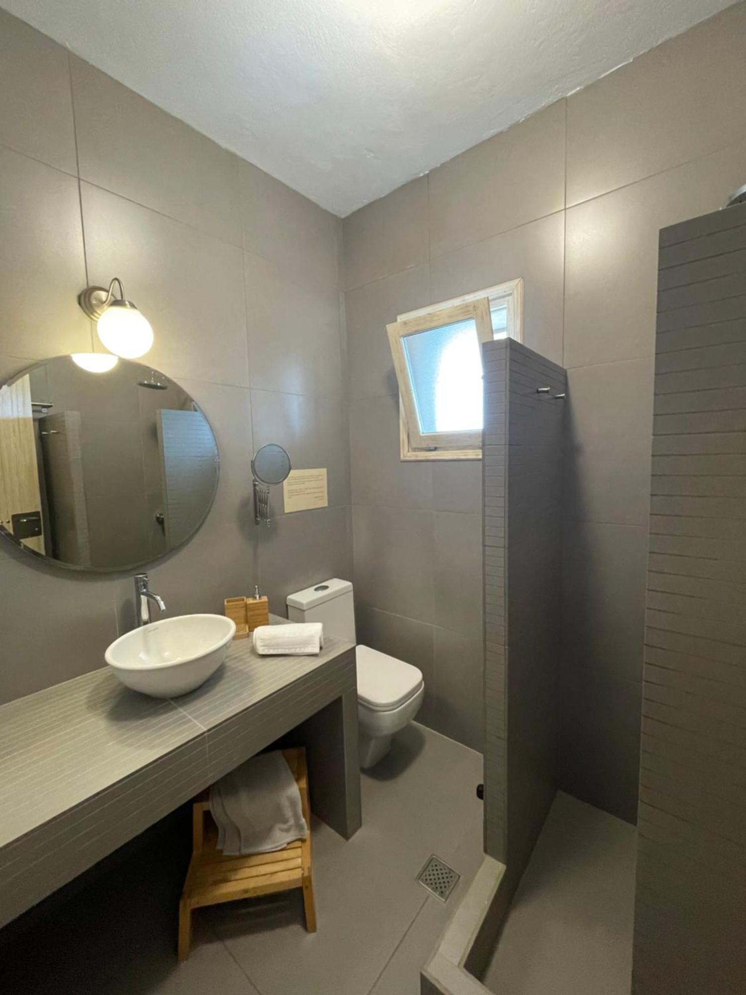 Speires Suites Irakleia  Exterior photo