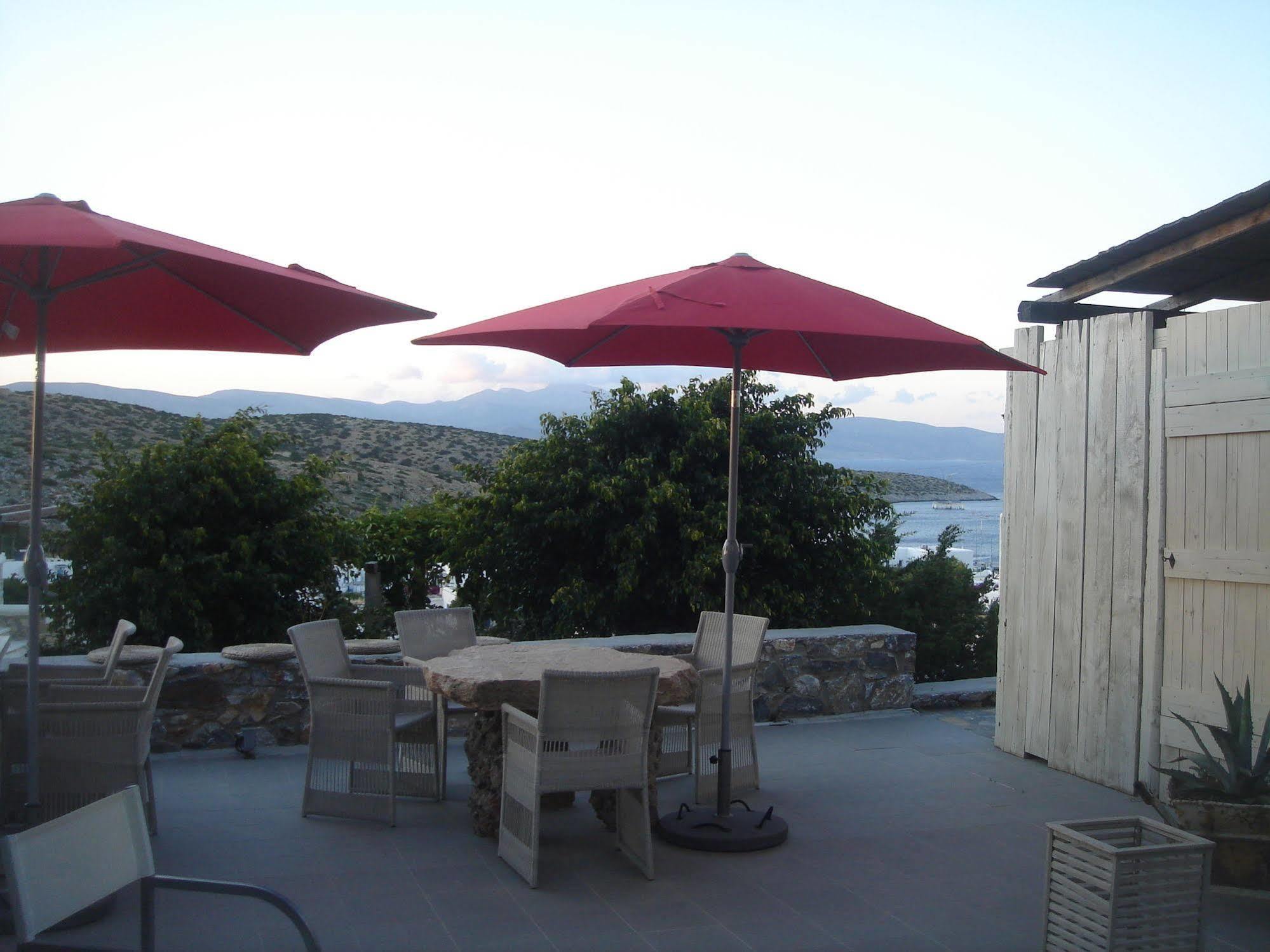 Speires Suites Irakleia  Exterior photo